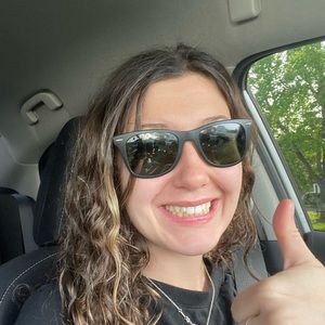 Meet your Posher, Devyin